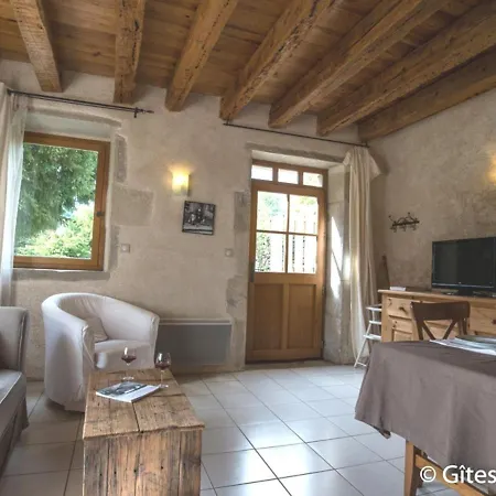 Gite Chaptuzat, 3 Pieces, 4 Personnes - Fr-1-630-24 * Chaptuzat