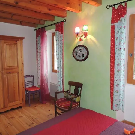 Prázdninový dům Gite Chaptuzat, 3 Pieces, 4 Personnes - Fr-1-630-24 *